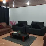 Casa para Temporada próxima ao portal da cidade - wi-fi - churrasqueira - lareira